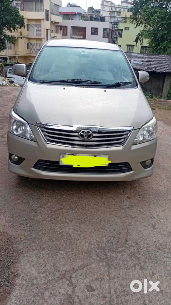 Toyota Innova Diesel 2013 1st