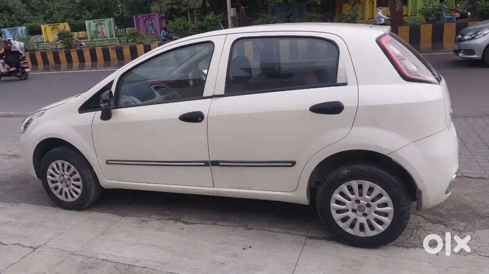 फक्त 49000 किमी Genuine चाललेली आहे.