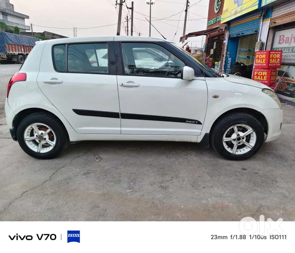 Maruti Suzuki Swift Vxi Bsiv, 2011, Petrol