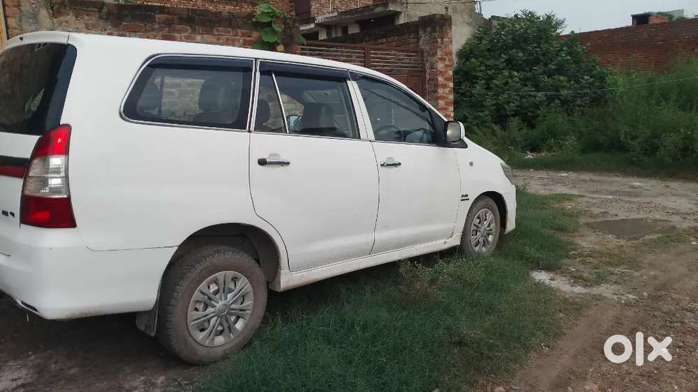 Toyota Innova 2012