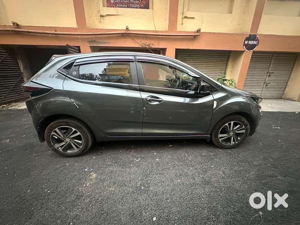 Tata Altroz Petrol 1.5 Year Petrol 16000driven
