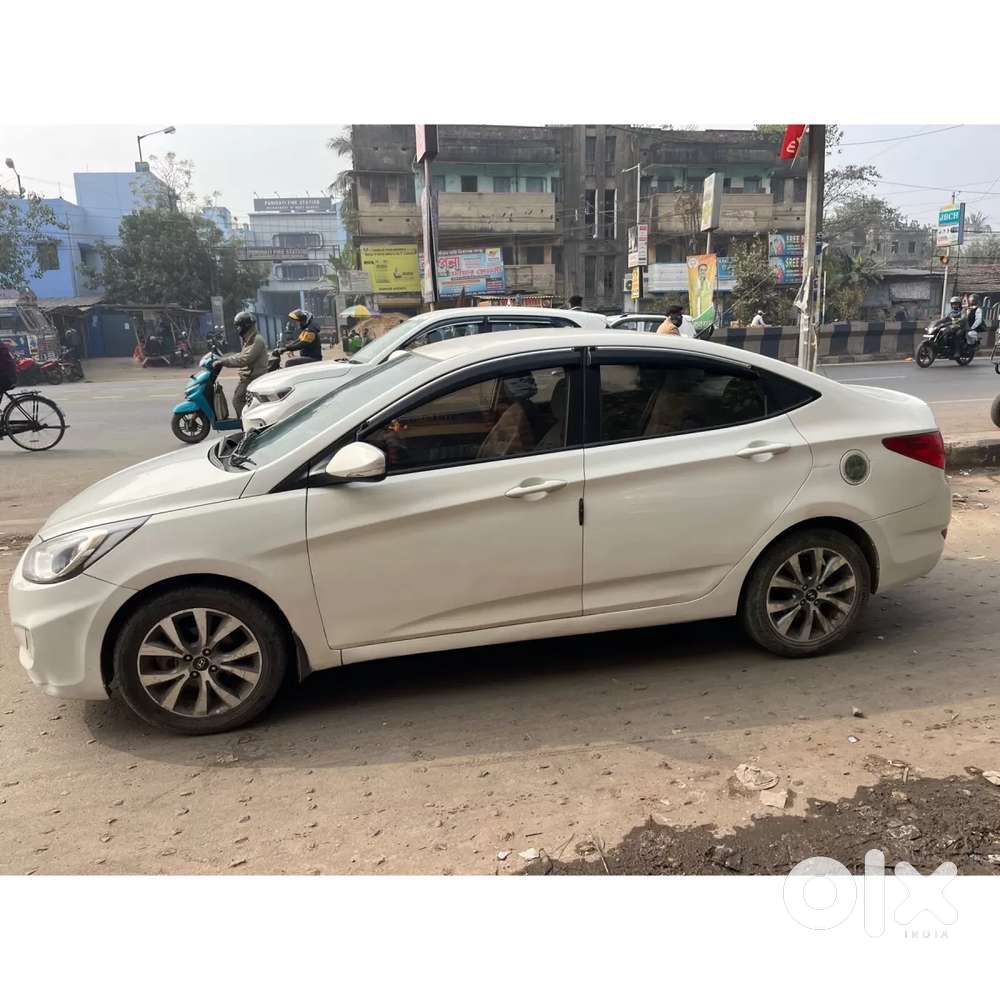 Hyundai Verna Fluidic 1.6 Vtvt Sx, 2014, Petrol