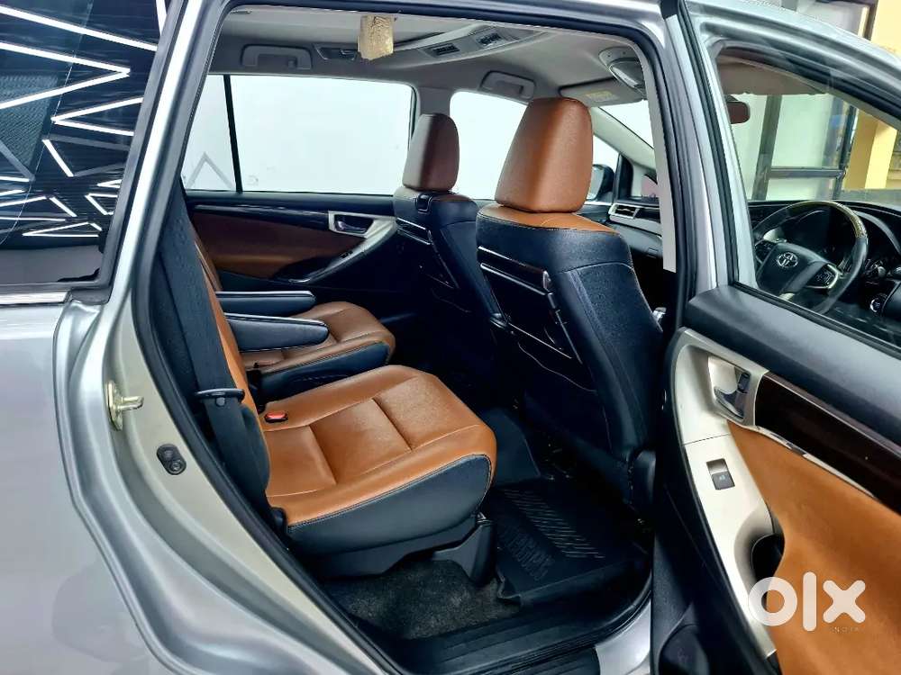 Crysta 2019 Automatic 2.8 Z, Immaculate Condition