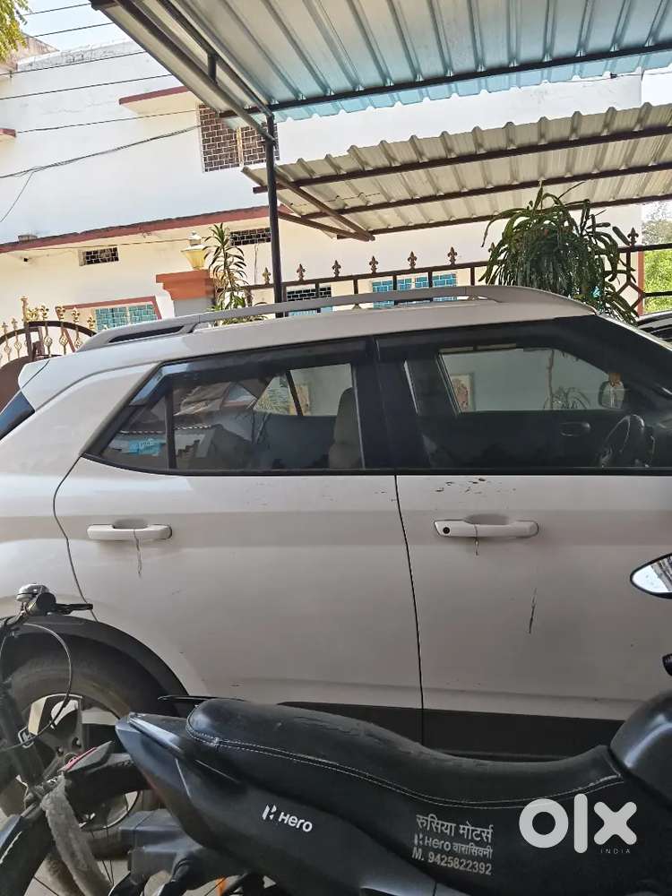 Hyundai Venue 2021 Diesel 20000 Km Driven