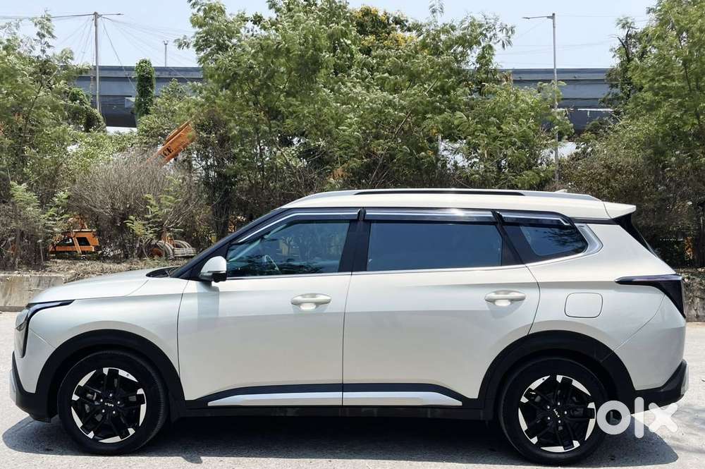 Kia Carens Clavis, 2025, Petrol