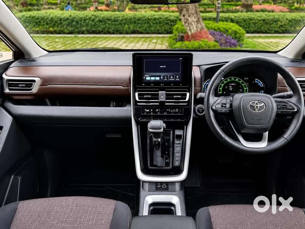 Toyota Innova Hycross 2.0 Vx Hybrid 8 Str, 2025, Petrol