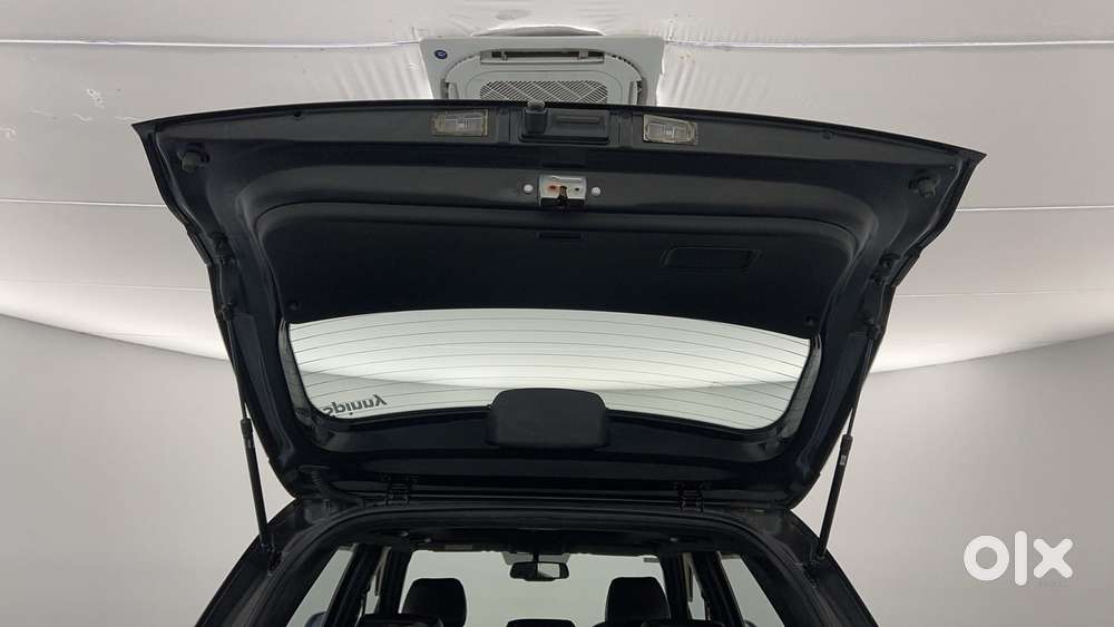 Hyundai Venue Sx Knight Edition Mt, 2023, Petrol