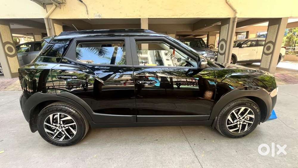 Mahindra Xuv 3xo 2025 Petrol Well Maintained