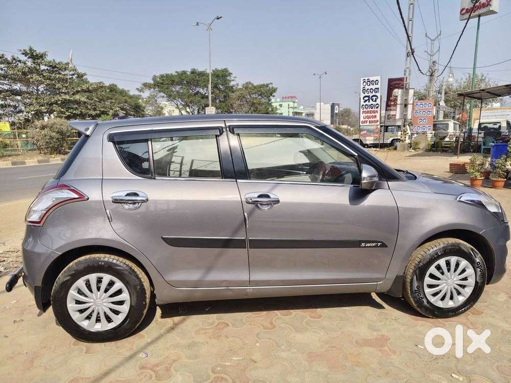 Maruti Suzuki Swift Vxi + Manual, 2017, Petrol