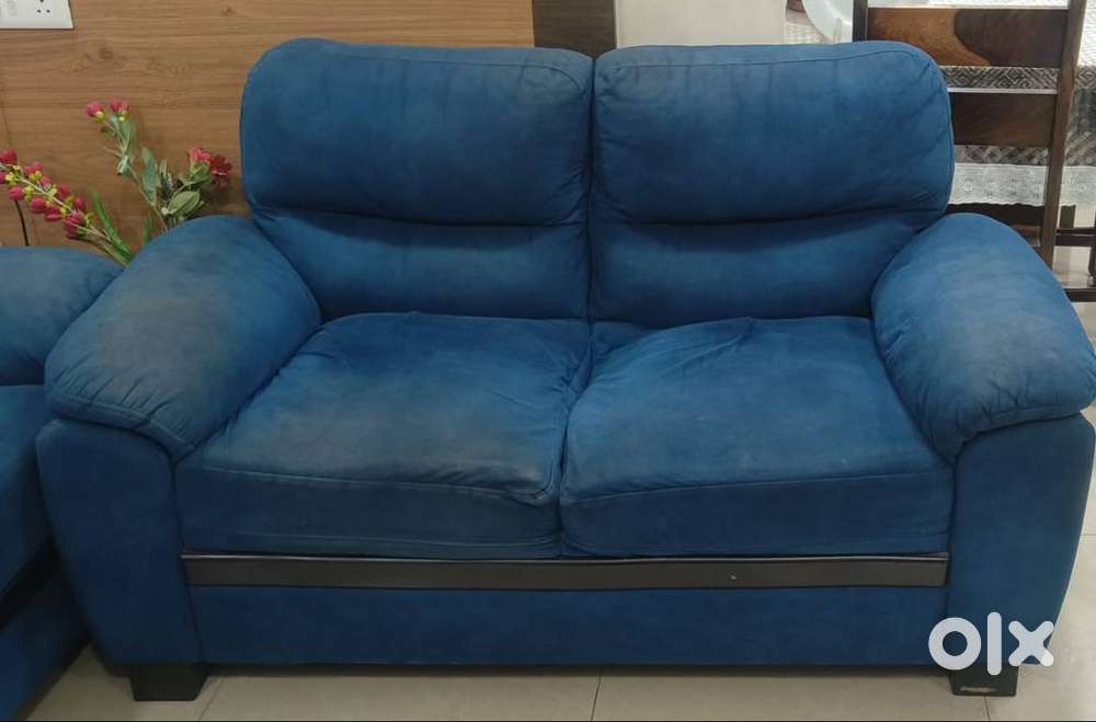 Blue color sofa set