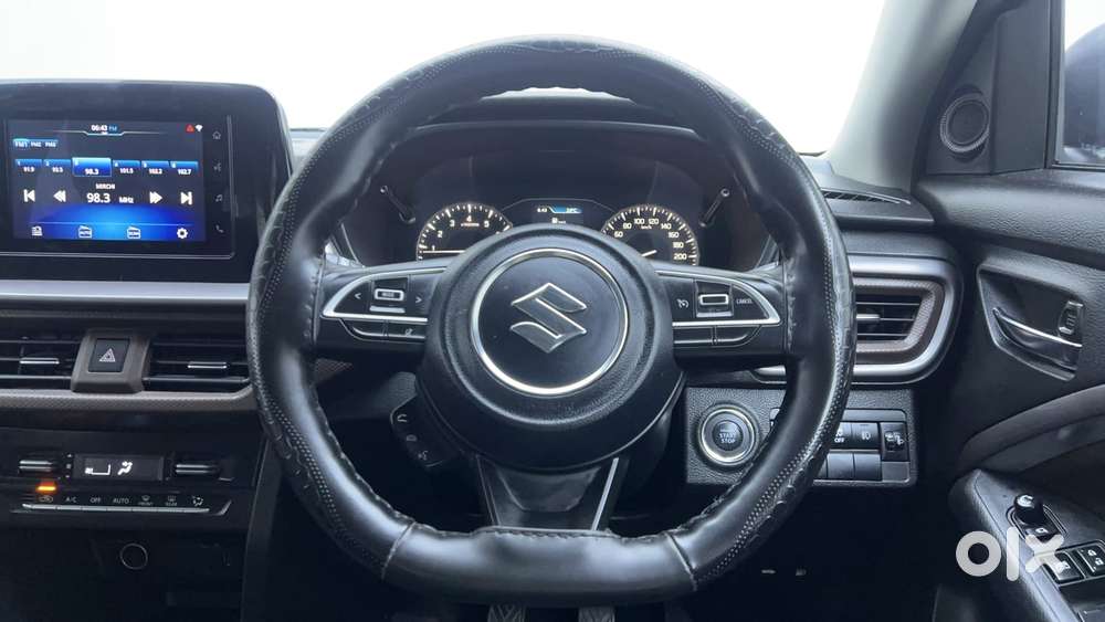 Maruti Suzuki Brezza 1.5 Zxi Smart Hybrid Dual Tone, 2023, Petrol