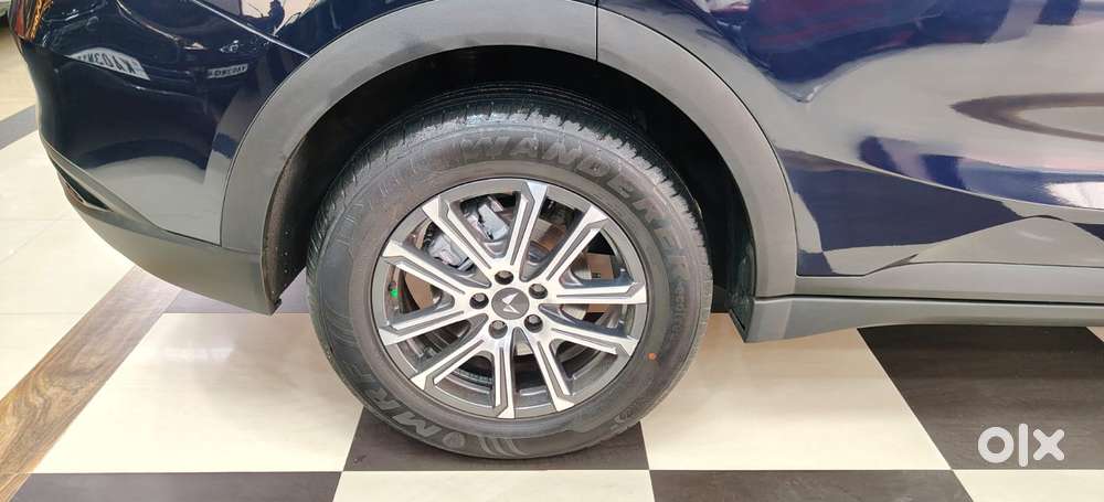 Mahindra Xuv700 2.0 Ax 7 Petrol At Luxury Pack Str, 2022, Petrol
