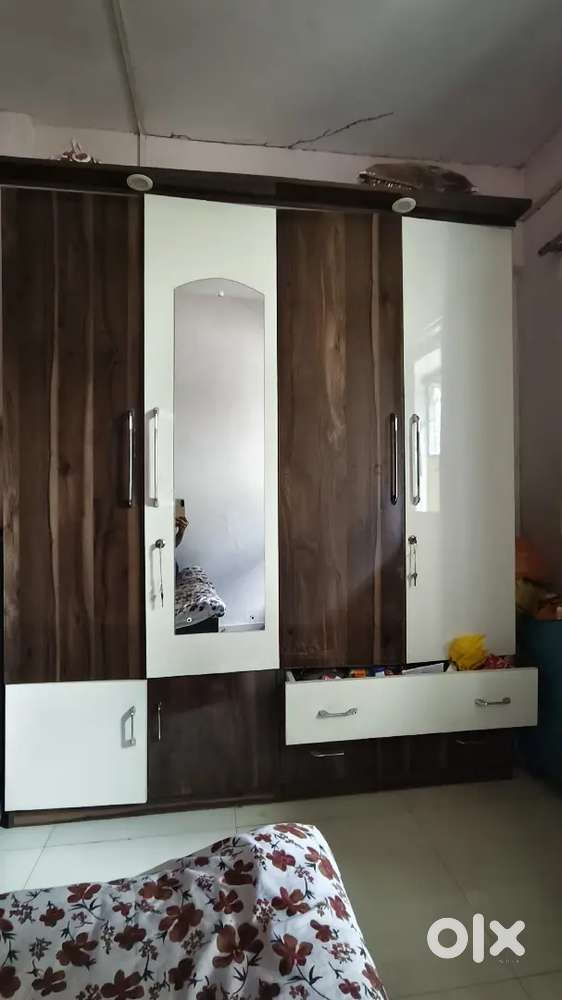 Engineer wood Wordrobe in fully new condition