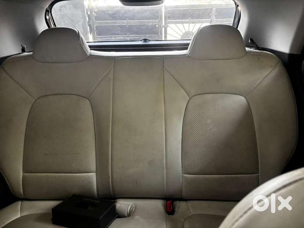 Hyundai Venue 2023 Diesel Well Maintained