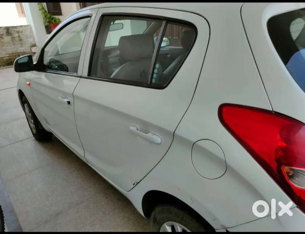 Hyundai 120