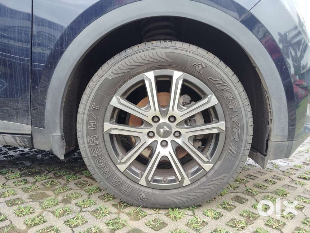 Mahindra Xuv700 2.2 Ax 7 Diesel At Luxury Pack Str Awd, 2022, Diesel