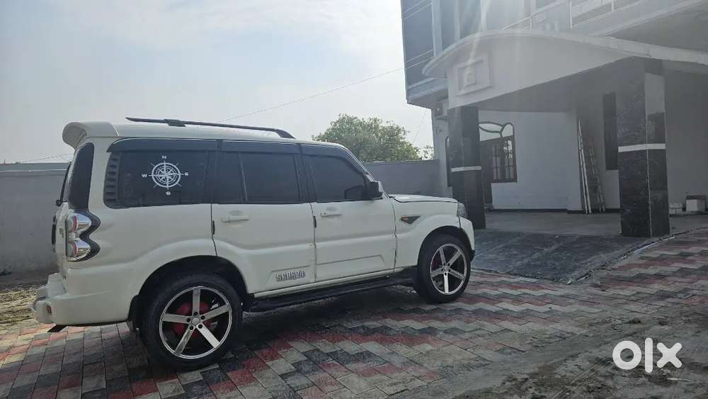 Brand New Car Excellent Condition  Mst Gaddi H Bhai