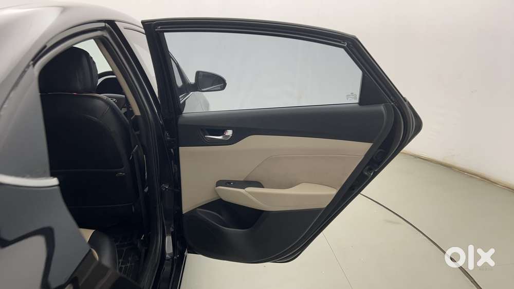 Hyundai Verna 1.5 Sx Ivt, 2022, Petrol