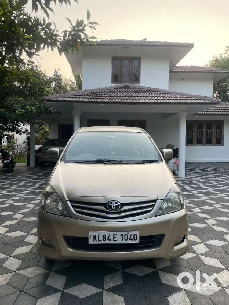 Innova 2.5g 2010 Urgent Sale
