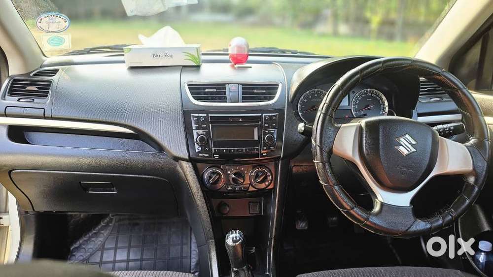 Maruti Suzuki Swift Vxi Optional, 2017, Petrol