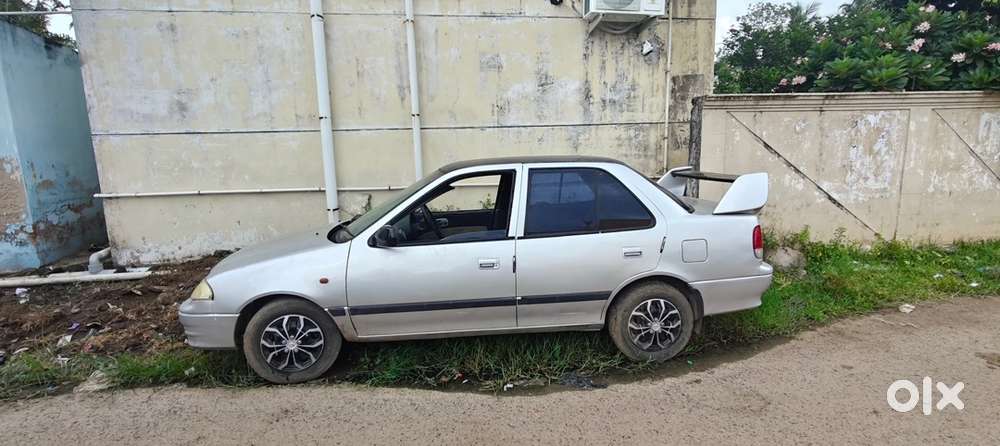 Maruti Suzuki Esteem 2006