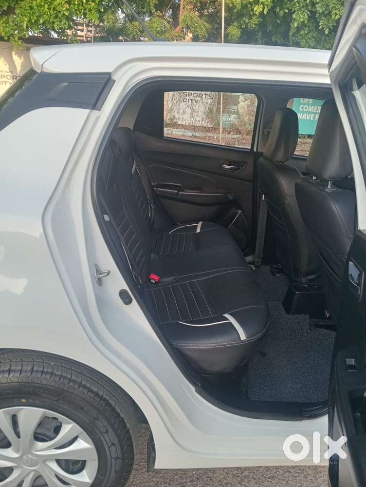 Maruti Suzuki Swift Vxi + Manual, 2023, Petrol