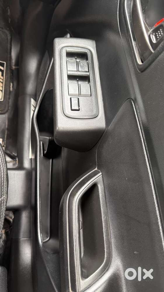 Maruti Suzuki Swift Lxi Optional-o, 2021, Petrol