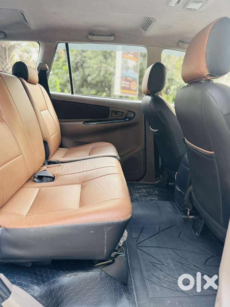 Toyota Innova 2.5 G (diesel) 8 Seater, 2015, Diesel