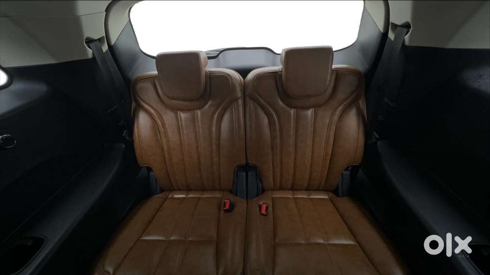 Mahindra Xuv700 2.0 Ax 7 Petrol At Luxury Pack Str, 2021, Petrol