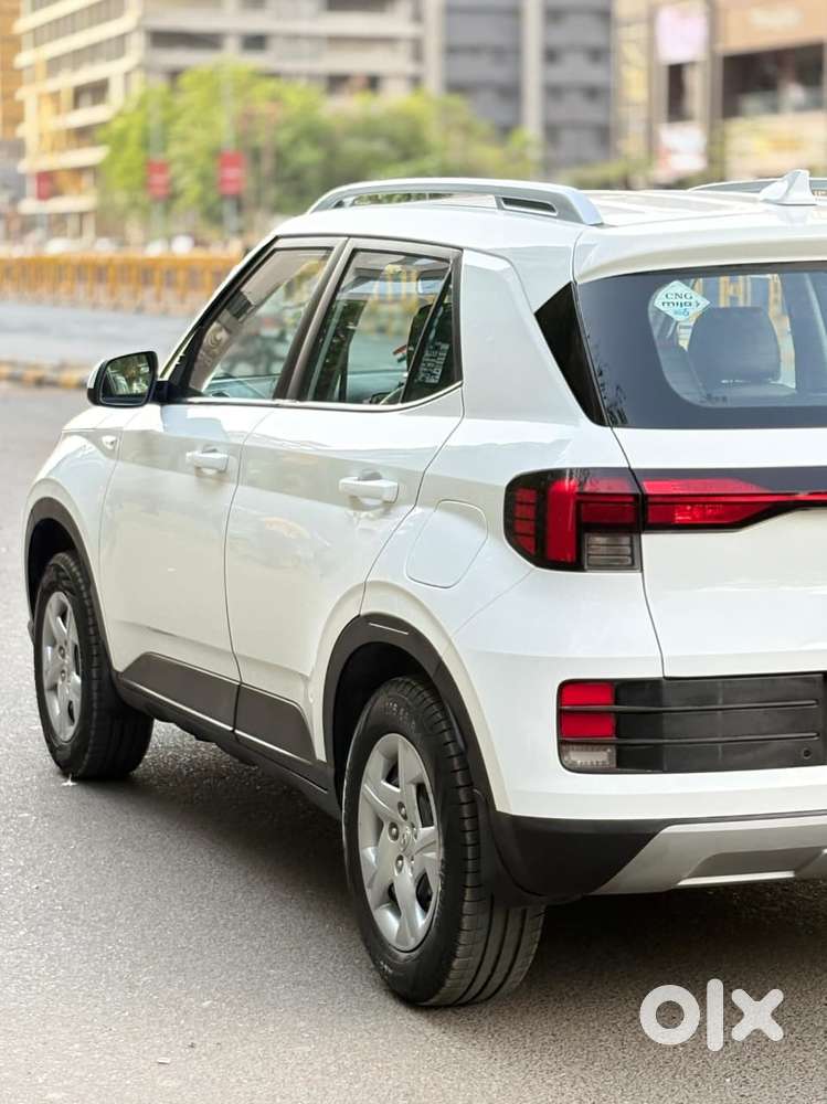 Hyundai Venue [2022-ongoing] 1.2 S, 2022, Cng & Hybrids
