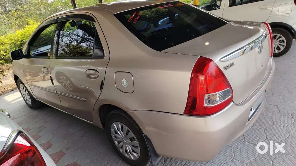 Toyota Etios G, Petrol, Price Rs 3,50,000