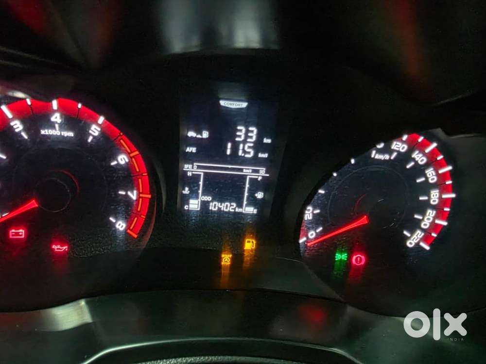 Mahindra Xuv300 Turbosport W4 (2021)  11,000 Km Driven