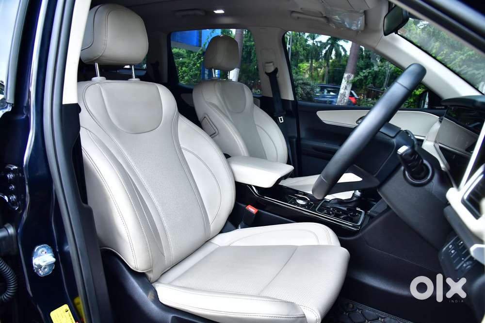 Mahindra Xuv700 Ax7l 6 Str At, 2023, Diesel