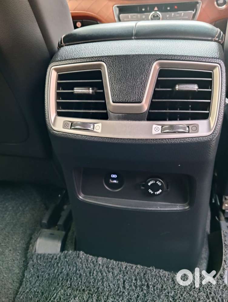 Mahindra Alturas G4 4wd At, 2022, Diesel