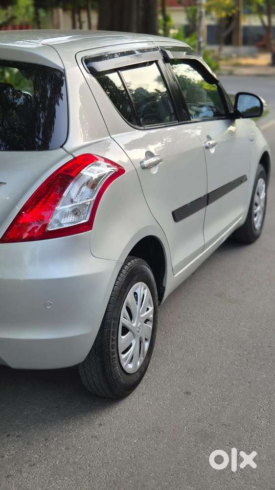 Maruti Suzuki Swift Vxi Abs Bsiv, 2016, Petrol