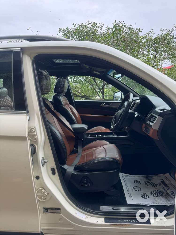 Mahindra Alturas G4 4wd At, 2023, Diesel