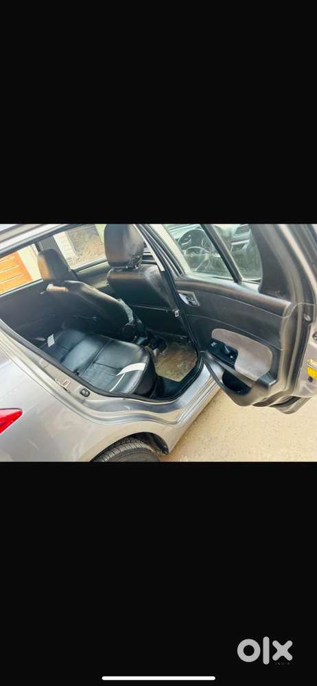 Maruti Suzuki Swift Vxi, 2011, Petrol