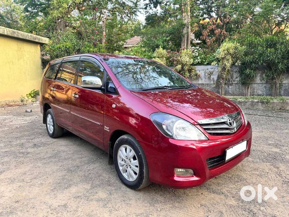 Toyota Innova 2004-2011 2.5 V Diesel 8-seater, 2010, Diesel