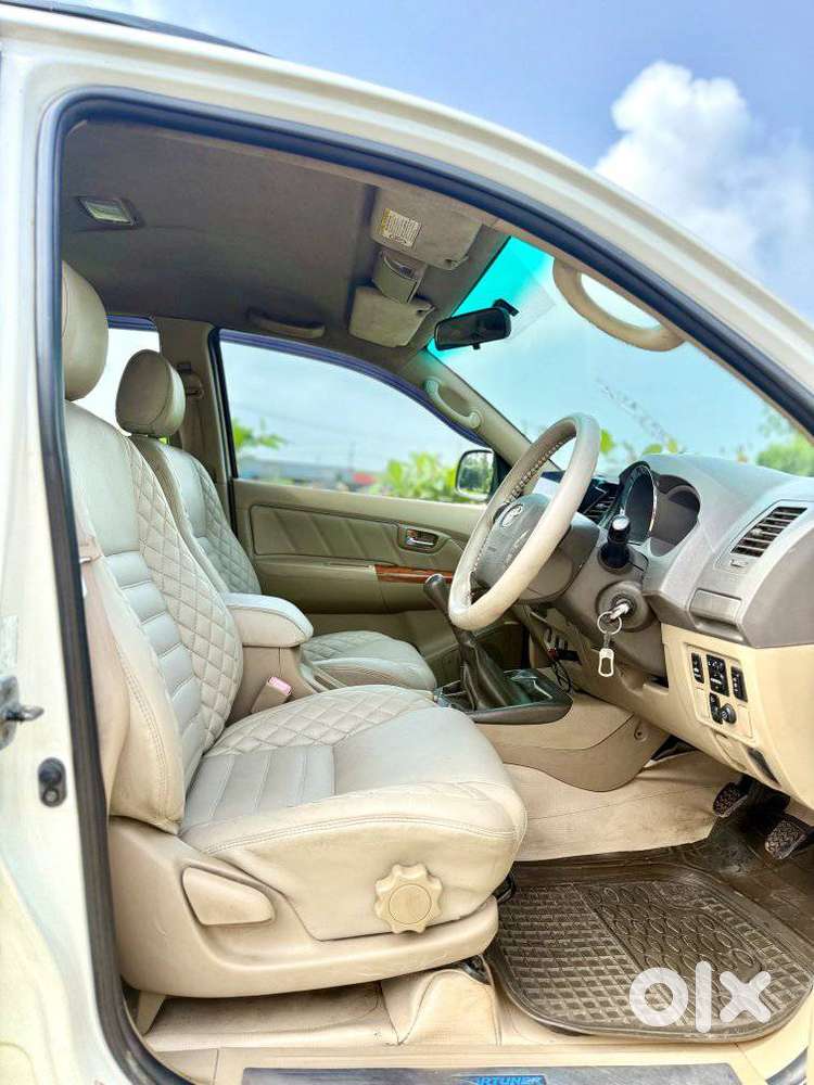 Toyota Fortuner 3.0 4x4 Manual, 2011, Diesel
