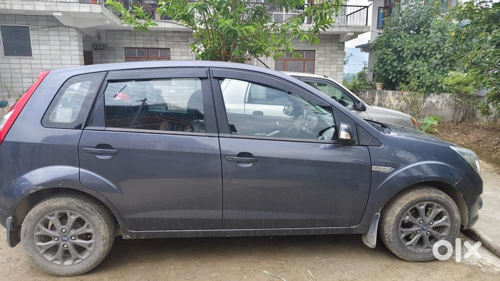 Ford Figo Petrol 2015