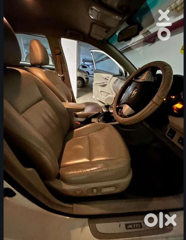 Toyota Corolla Altis 2012 Petrol Well Maintained