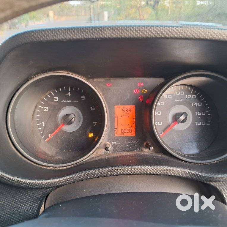 Mahindra Tuv 300 T4 Plus, 2016, Diesel