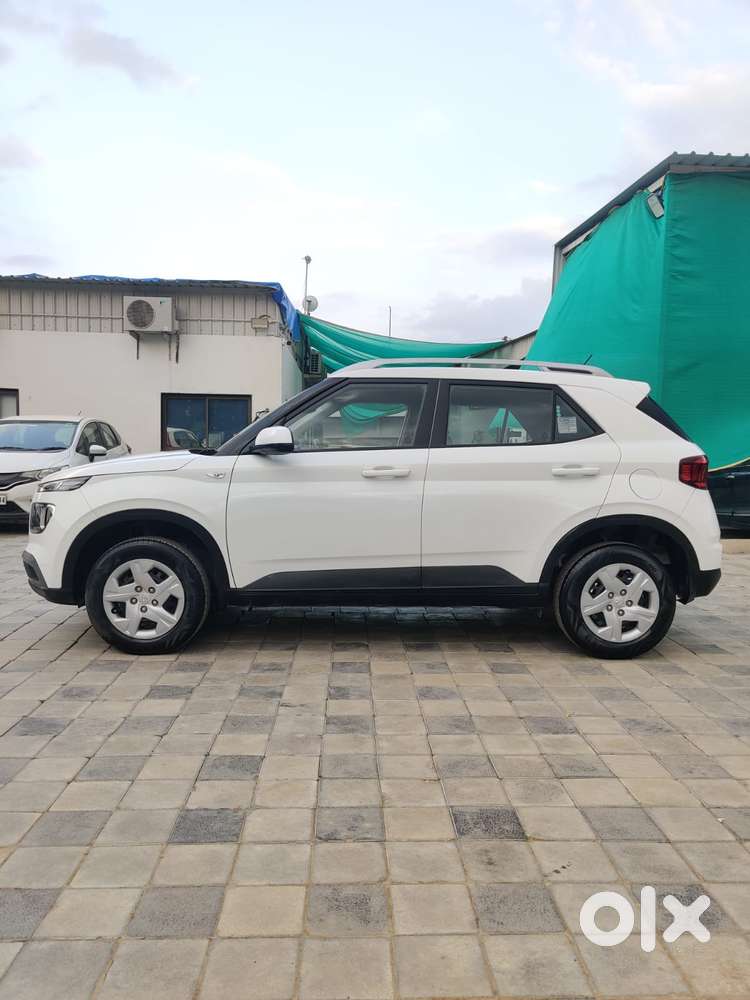 Hyundai Venue S 1.2 Petrol, 2022, Petrol