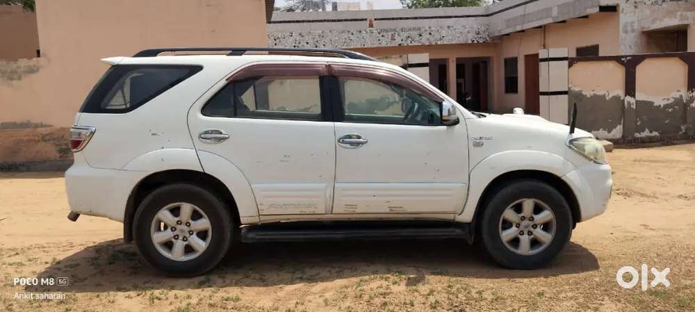 Toyota Fortuner 2011