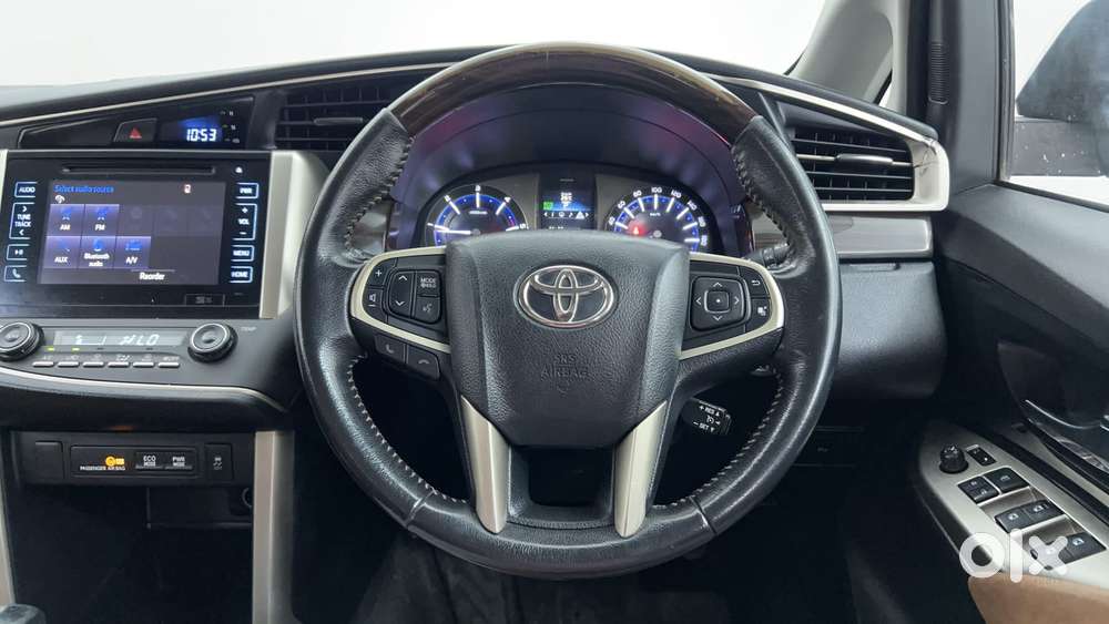 Toyota Innova Crysta 2.8 Zx At 7 Seater, 2016, Diesel