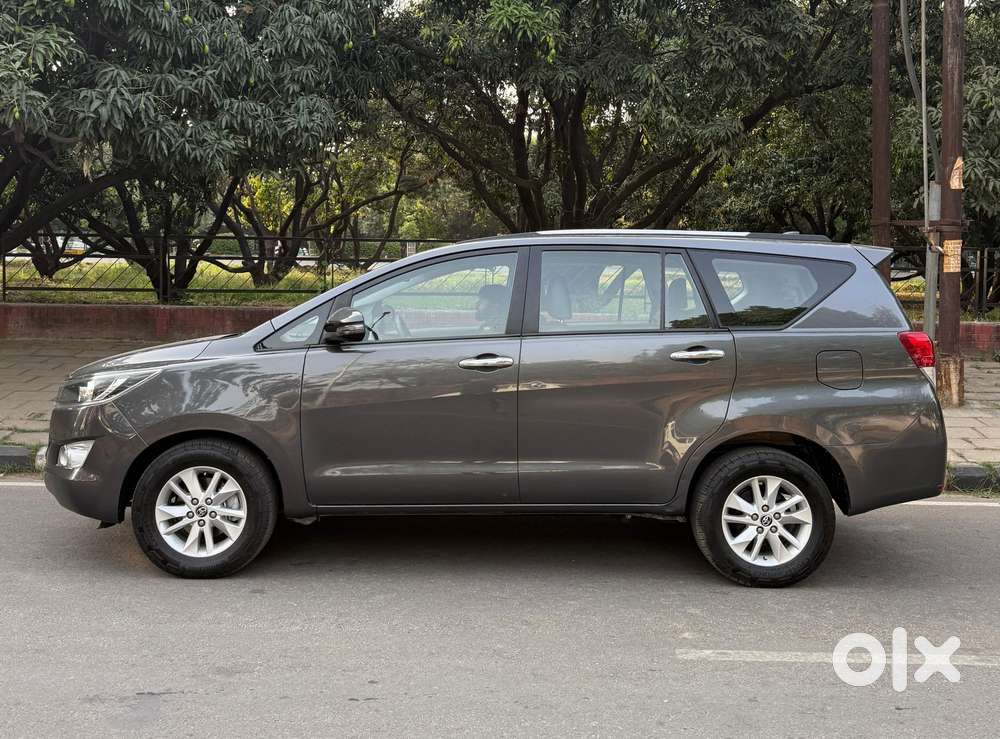 Toyota Innova Crysta 2.7 Gx At 8s, 2019, Diesel