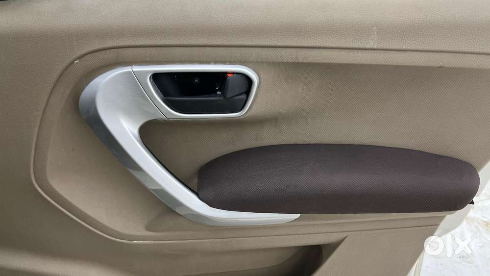 Mahindra Tuv 300 Mhawk100 T8, 2016, Diesel