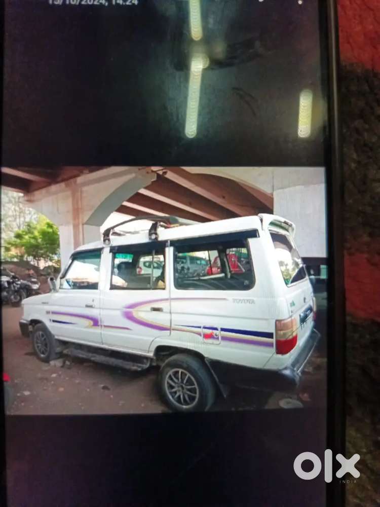 Toyota Qualis 2004 Diesel 300000 Km Driven