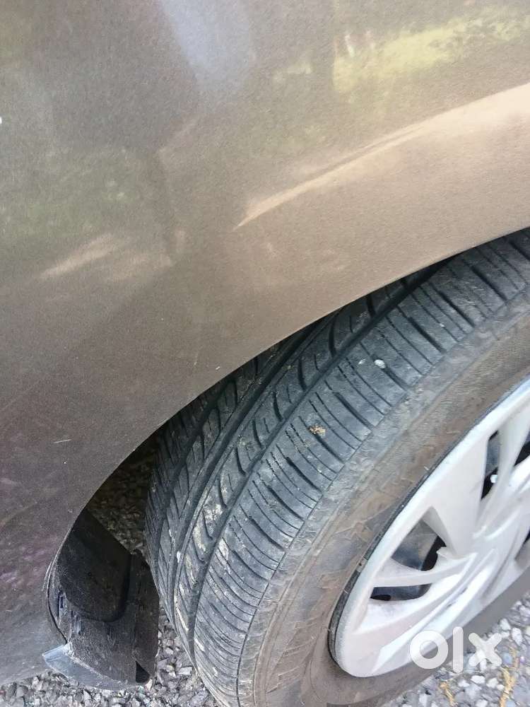 Charon Tyre Naye Hain 15 Din Purane