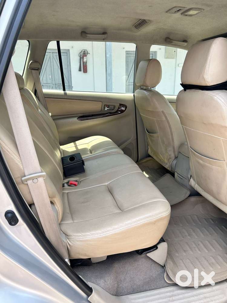 Toyota Innova 2.5 V 7 Str, 2013